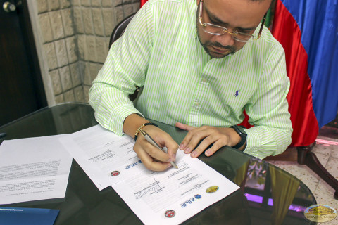 Firma de Convenio de Cooperación, Dr. Mauricio Molinares Rector Seccional de la Universidad Libre de Barranquilla y la EMAP. Rector Unilibre Barranquilla