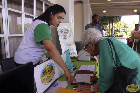 Apoyo voluntario.