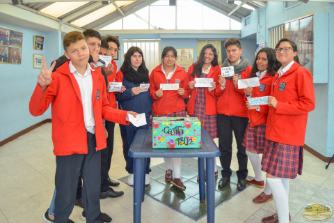 Estudiantes del Colegio Henry Wallon en Bogotá Estudiantes Colegio Henry