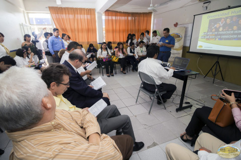 Recibiendo taller.