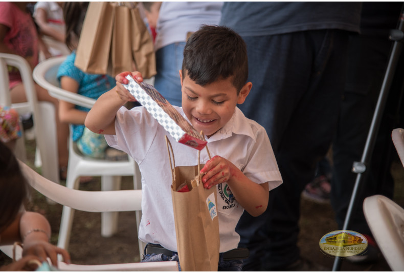 niños felices