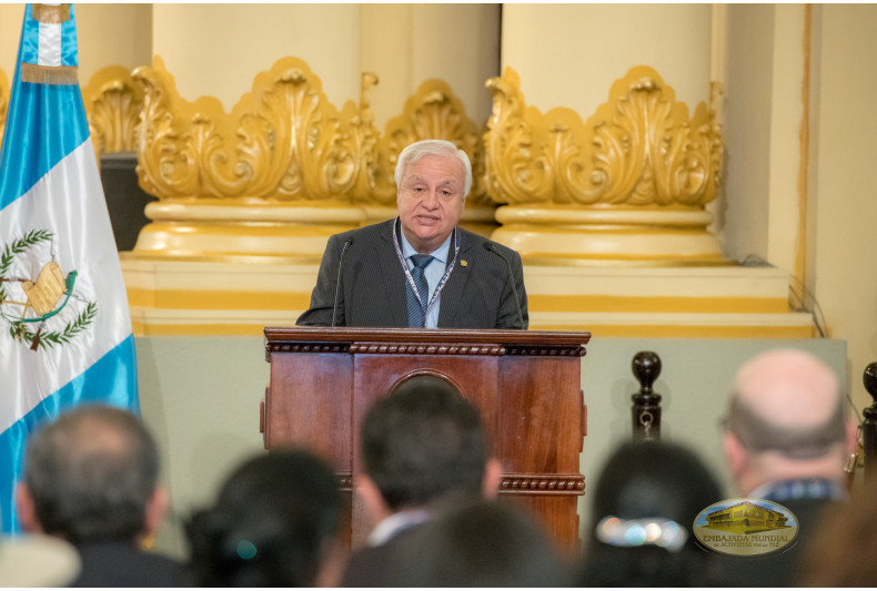 Oscar Cóbar representante SENACYT