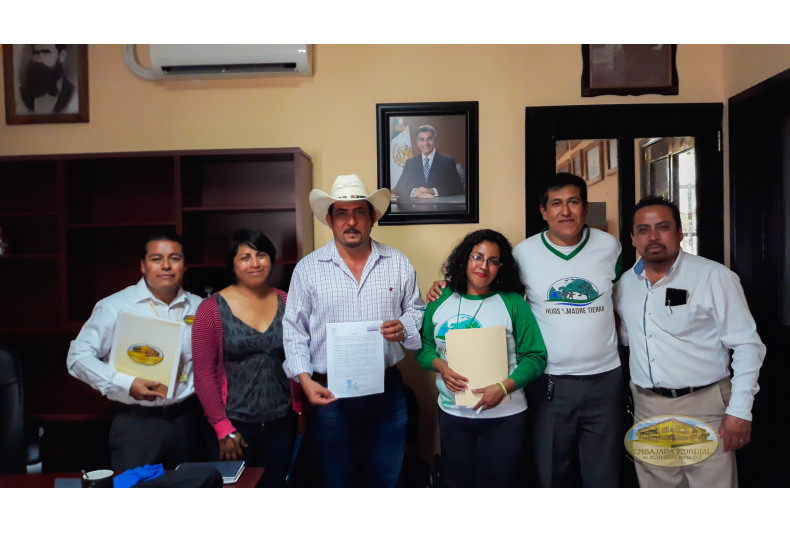 Coxcatlan, Puebla entrega resolución a activistas de la EMAP