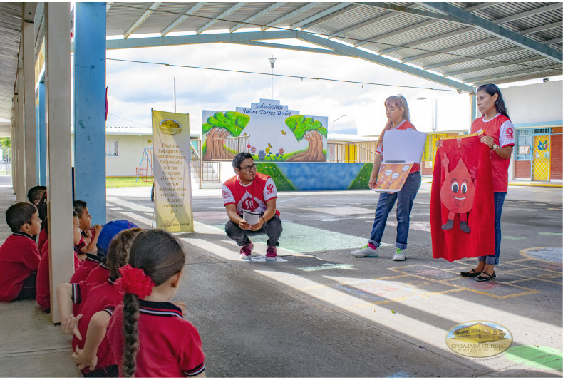 Pequeños alumnos de preescolar 