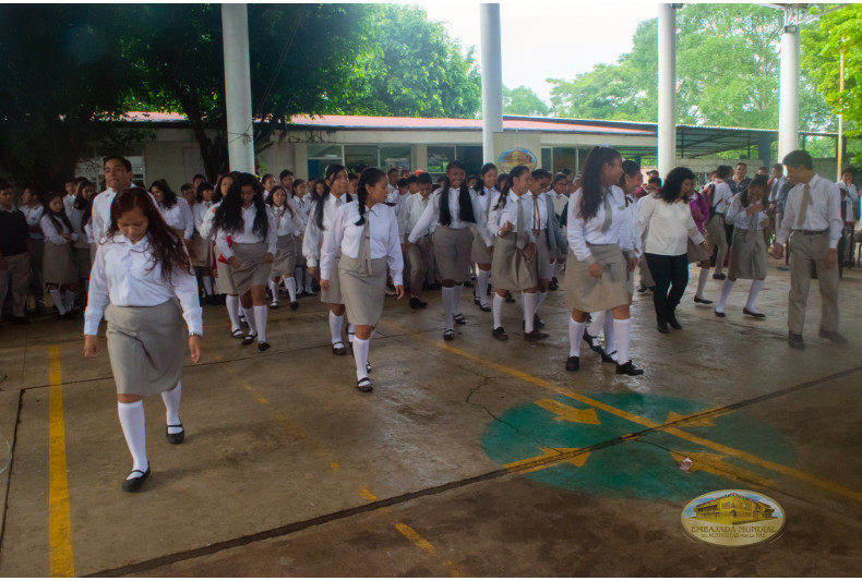 Jóvenes y docentes