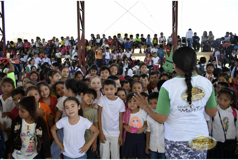 Masiva asistencia y participación de estudiantes en  la Unidad Educativa “Emilio Campos Pedriel”