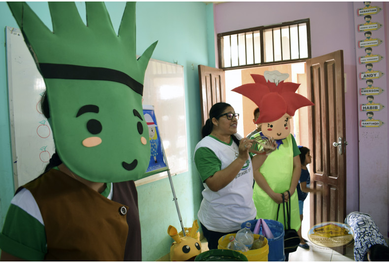 Charlas siendo desarrolladas por voluntarios de la EMAP