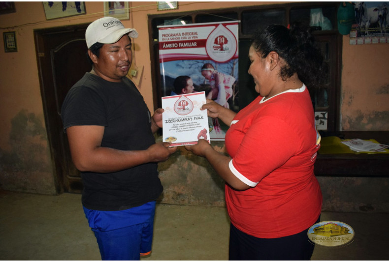 Familias de la iglesia “Santísima Trinidad” participan de charlas del PEC-VIDA