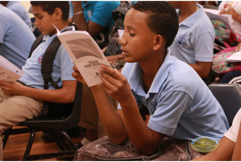 Estudiantes del Liceo Juan Pablo reciben taller sobre Derechos Humanos