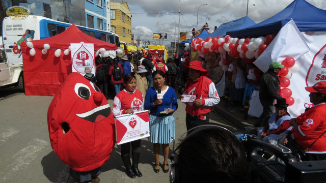 Feria por la solidaridad de los donantes voluntarios de sangre Donantes voluntarios