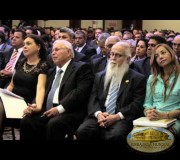 Foro en Venezuela con el descubrimiento de la Placa de la Sobreviviente Nusia Wacher